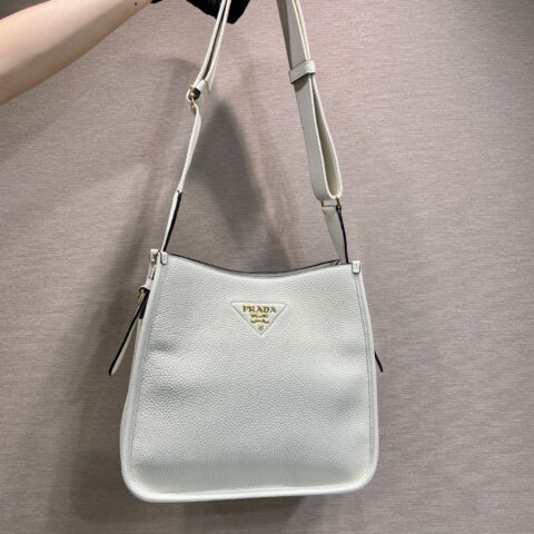 PRADA👏新款织物斜跨包👏1BC073-1/大号tote包 白色