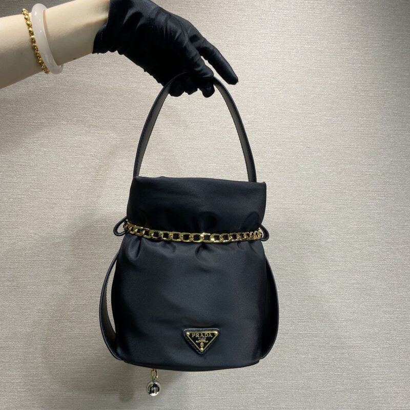 PRADA🎉新品走秀款🎉1BE088发财小水桶🎉🎉黑色