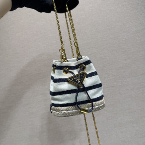 PRADA🎉迷你小水桶🎉1NR016条纹款🎉🎉黑条纹