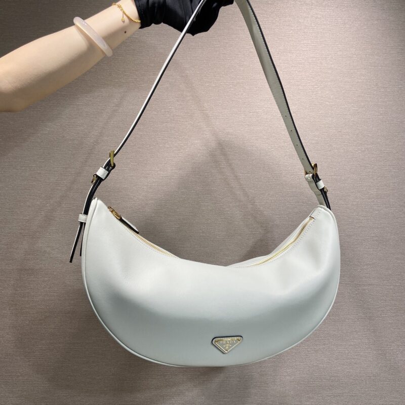 PRADA🎉新品🎉1BC255腋下包🎉🎉白色