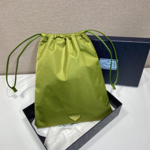 PRADA🎉新品手包🎉1NK001抽绳小袋🎉绿色