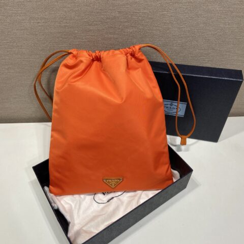 PRADA🎉新品手包🎉1NK001抽绳小袋🎉橙色