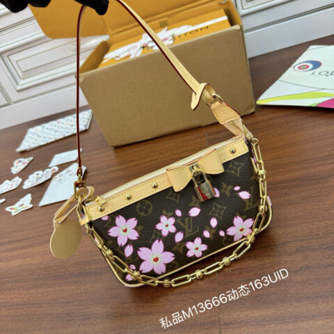 LV M13666 LV x TM Pochette Accessoires