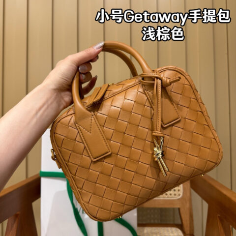 BV 小号Getaway手提包 776736浅棕色