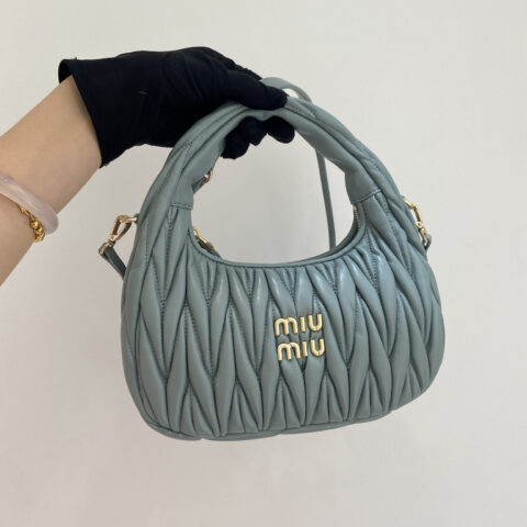 MIUMIU 𝐰𝐚𝐧𝐝𝐞𝐫 𝐡𝐨𝐛𝐨手提包/斜挎包 5BB125小号💕💕雾霾蓝