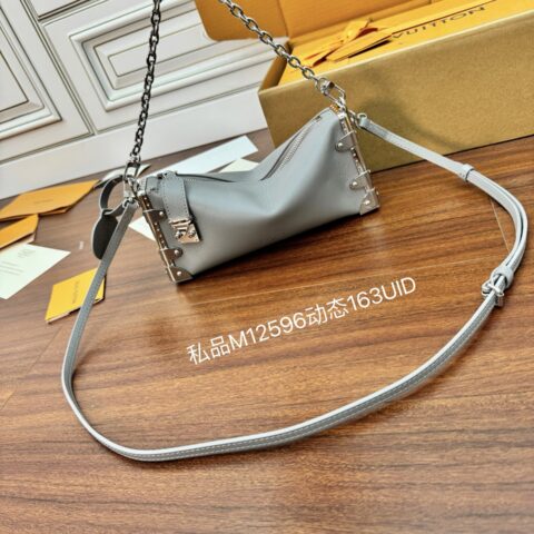 LV M12596 Slim Trunk