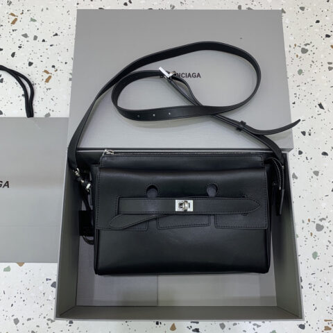 Balenciaga ➰ Belair 邮差包 843032