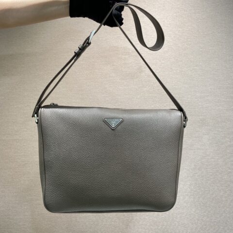 PRADA🎉新品邮差包🎉2VH182皮肩带🎉🎉灰色