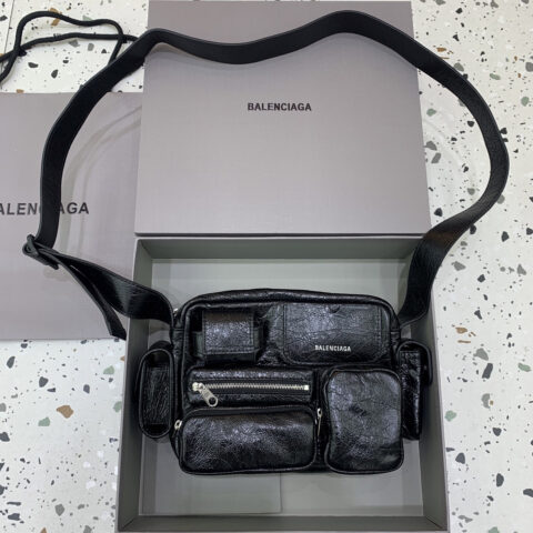 Balenciaga🤞🏿巴黎家25年春夏新款相机包🔥703190