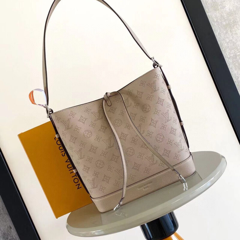 LV M12140 Flore