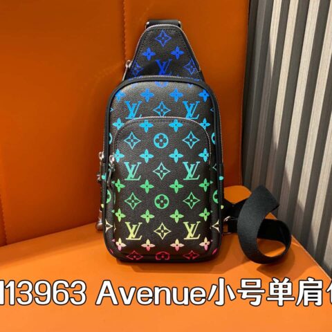 【原单精品】M13963黑色渐变 耳机男包胸包 Avenue小号单肩包