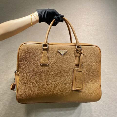 PRADA🎉新款公文包🎉2VE027带锁头🎉🎉焦糖色