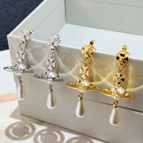❗️新品❗️  新款☑️ Vivienne Westwood西太后土星耳钉耳环