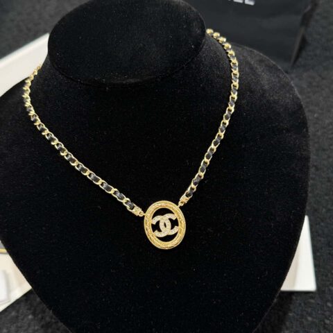 ❗️新品❗️☀️新款☑️ 香奈儿双c椭圆黑皮绳项链 ☀️