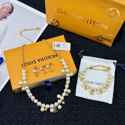 Louis Vuitton 路易威登PEARL RIVER 珍珠项链 手链 耳钉耳环