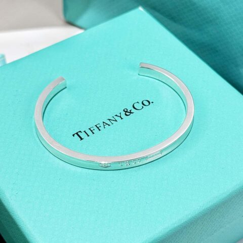 ❗️新品❗️ TIFFANY&Co.蒂芙尼T系列1837手镯