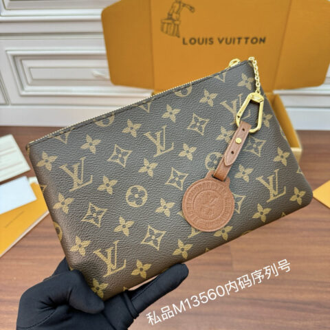 LV M13560 Key Pouch M