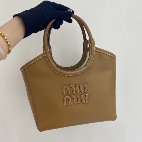 MIUMIU🎉新品托特包🎉5BA288🎉🎉焦糖色