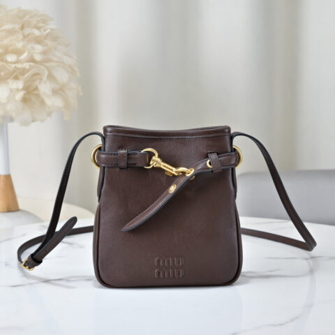Miu Miu 新品迷你福袋小水桶包 5NR461咖色
