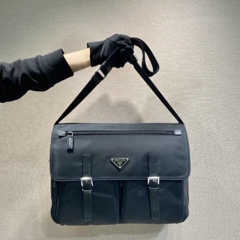 PRADA🎉新款邮差包🎉1BD698🎉🎉