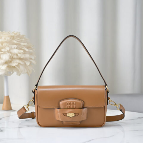 Miu M新款 Penny金币包 5BD270焦糖色