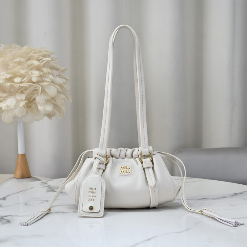 MIUMIU 25新款JIOE中古腋下饺子包 5BP089白色