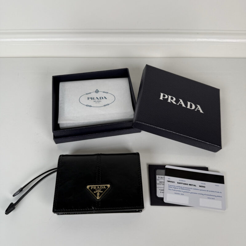 PRADA 按扣式开合短夹 1MV021黑色/金扣