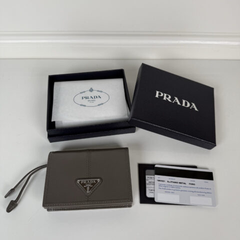 PRADA 按扣式开合短夹 1MV021灰色/银扣