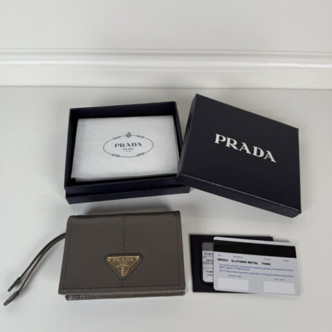 PRADA 按扣式开合短夹 1MV021灰色/金扣
