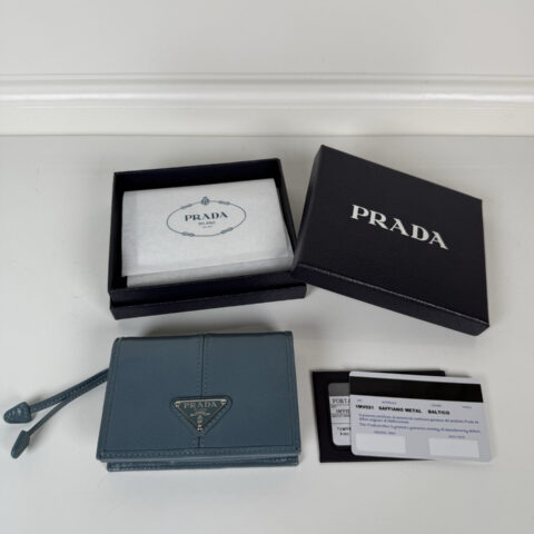 PRADA 按扣式开合短夹 1MV021蓝色/银扣