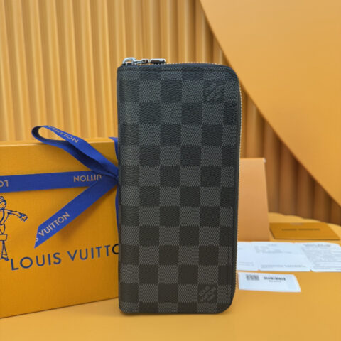 LV N63095 Zippy 拉链竖款钱夹