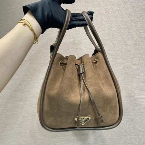 PRADA 新款水桶包 1BE087麂皮