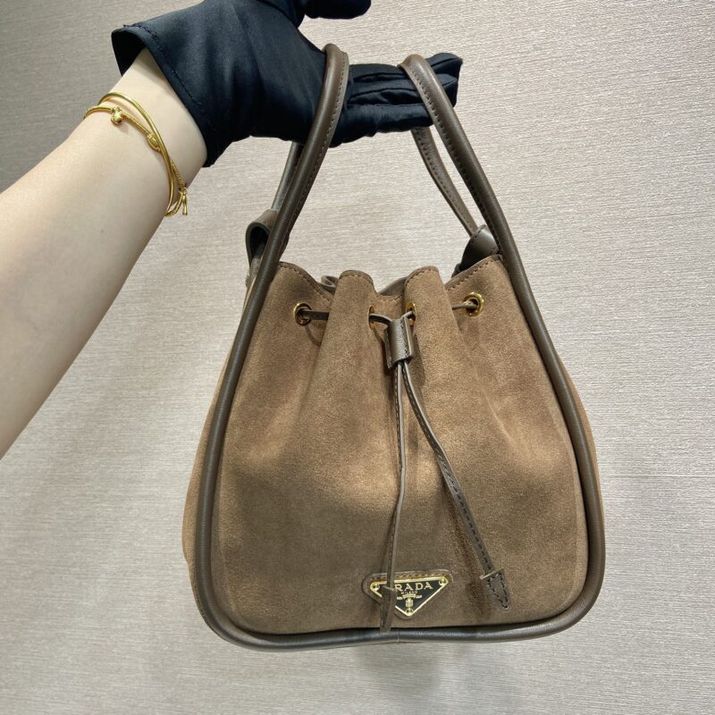 PRADA 新款水桶包 1BE087麂皮