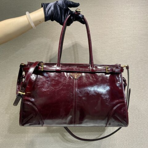 PRADA LusSolf油腊皮 1BA433波尔多红
