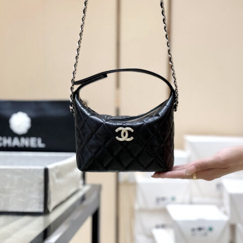 CHANEL 25A浮雕五金饭盒包👜AP4747