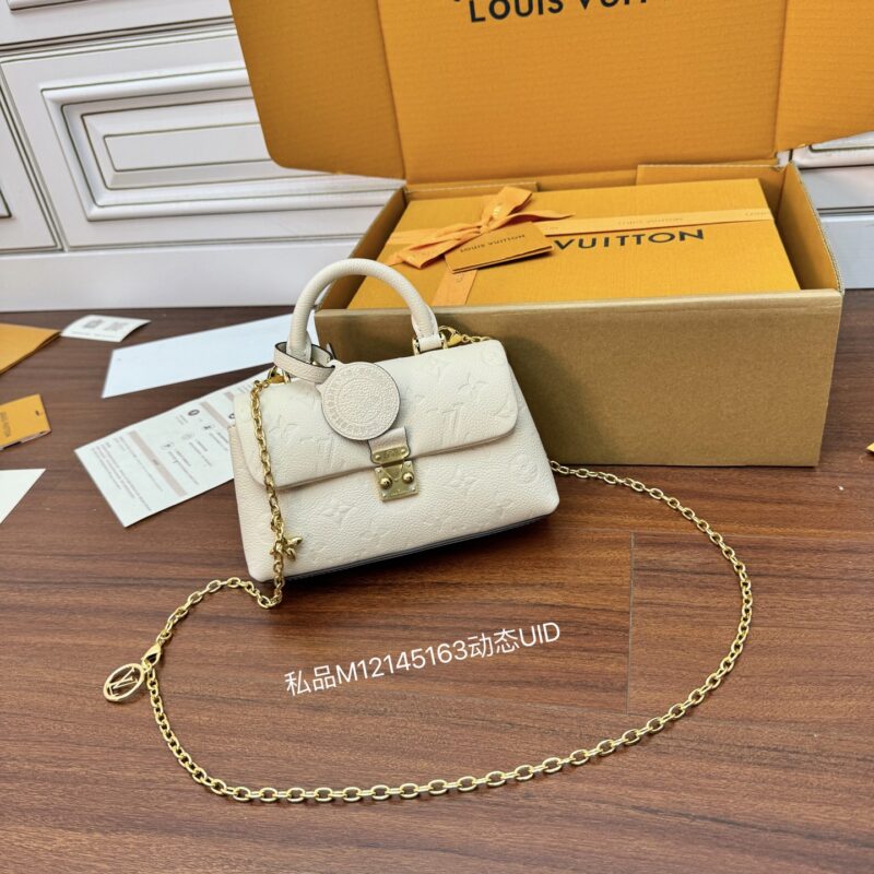LV M12145 NANO MADELEINE 手袋