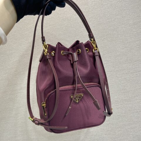 PRADA 经典款1BH038新色 波尔多红