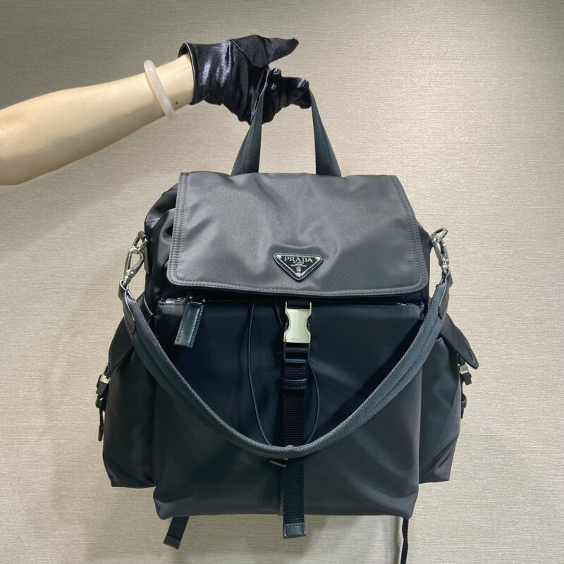PRADA 新款双肩包 2VZ118