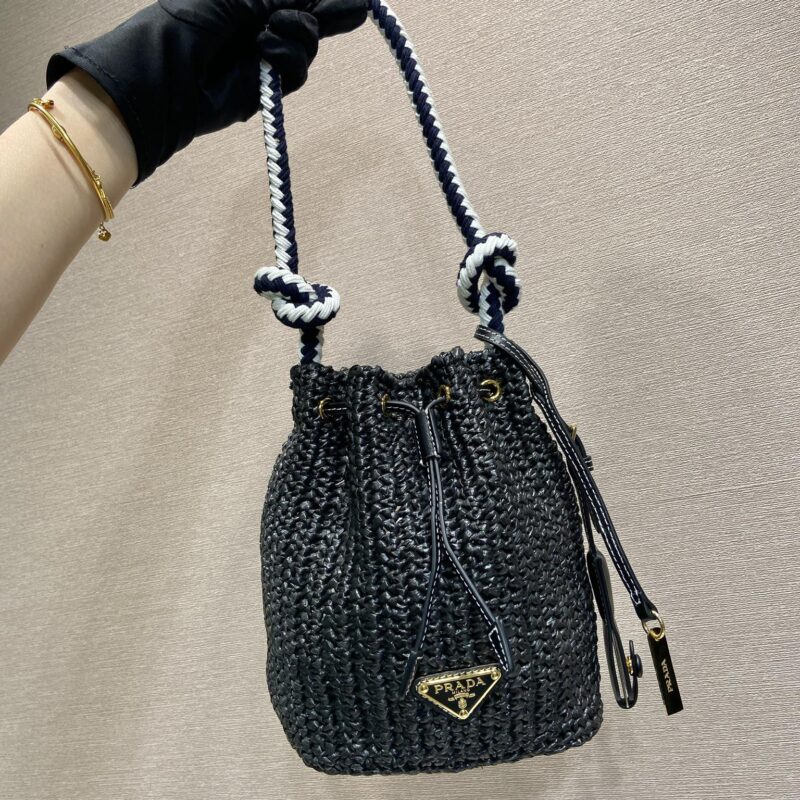 PRADA 新品编织 1BE068水桶包 黑色