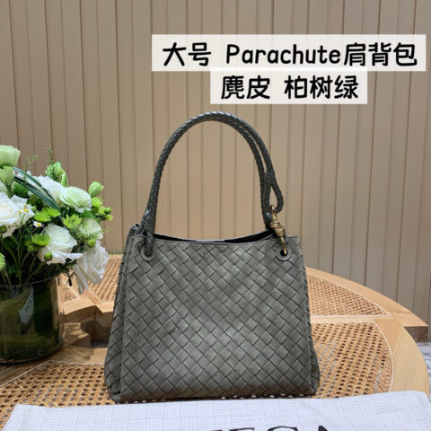 BV Parachute肩背包 805090麂皮柏树绿