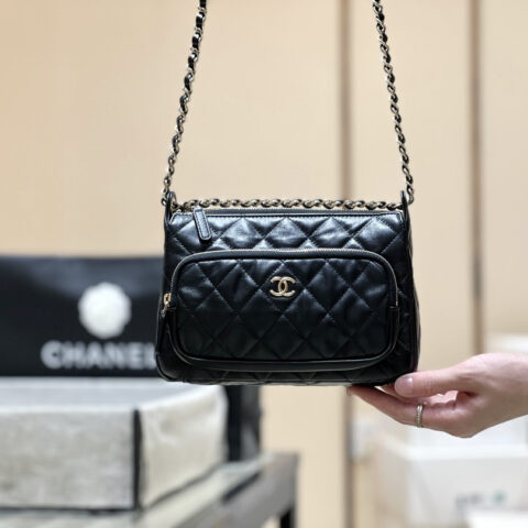 CHANEL 25C Cruise相机包 AP4349