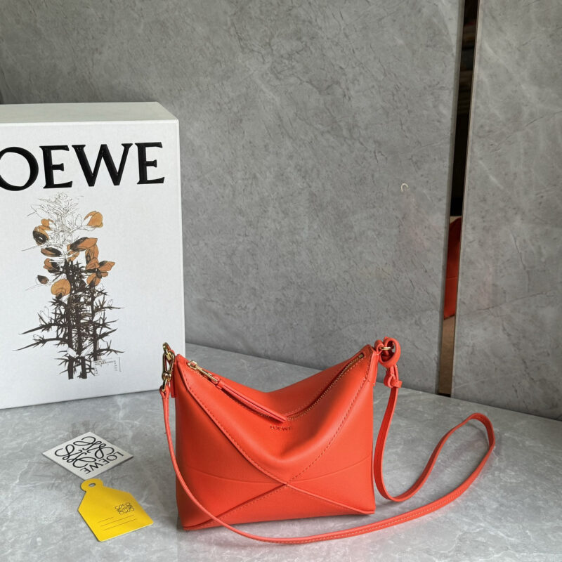 LOEWE 𝐩𝐮𝐳𝐳𝐥𝐞 𝐟𝐨𝐥𝐝 𝐩𝐨𝐮𝐜𝐡麻将包 0696橙色