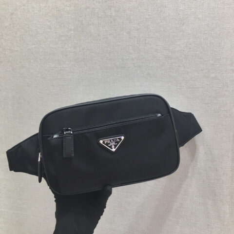 PRADA 经典爆款腰包 2VL977黑色