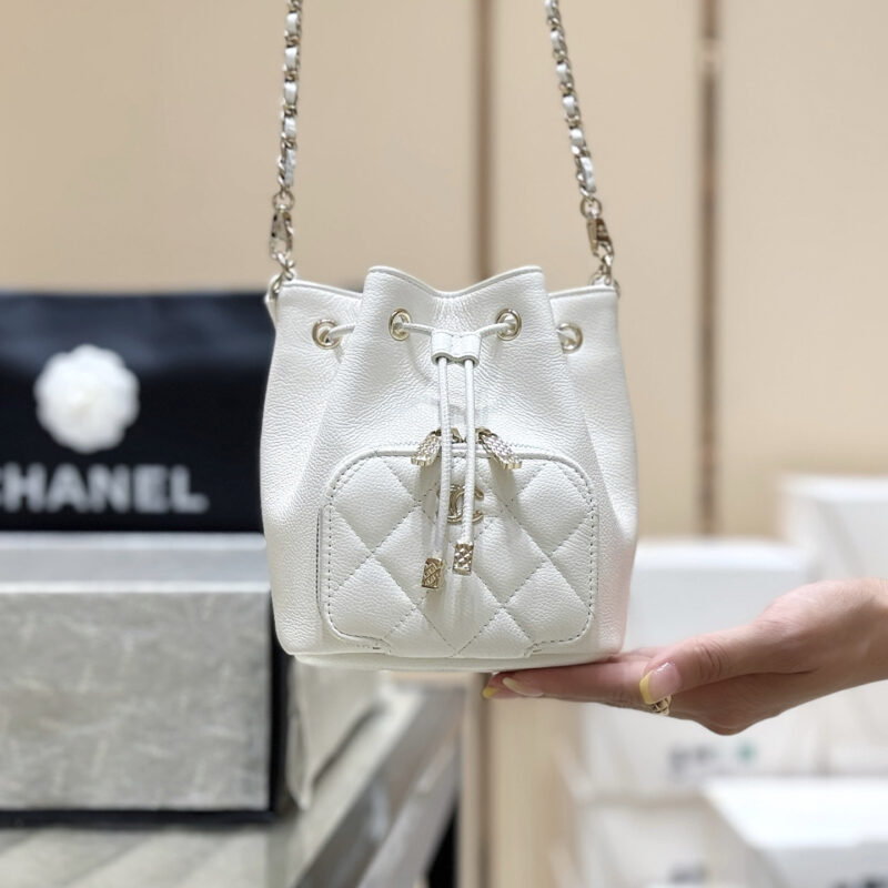 CHANEL 25B mini手提水桶包👜AP4775白色