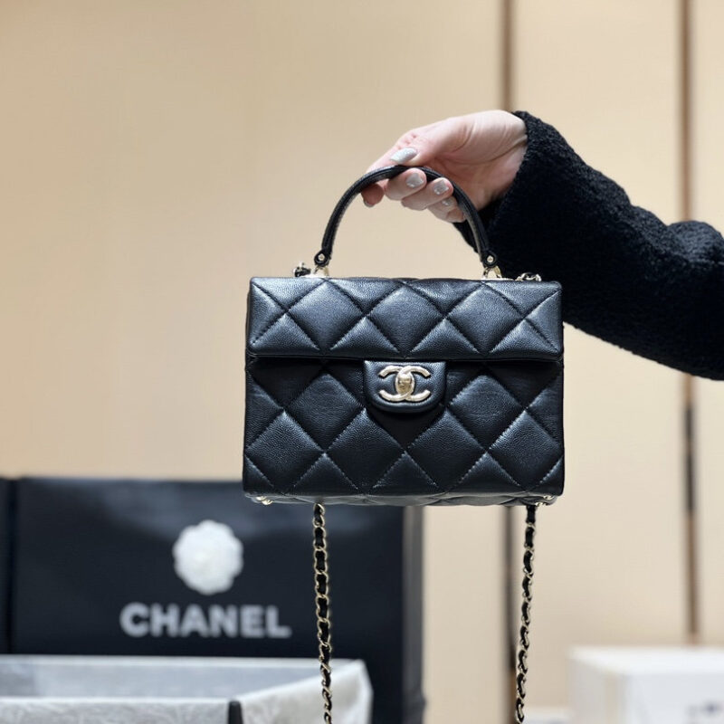 CHANEL 隐藏款Kelly复古包 AS4711