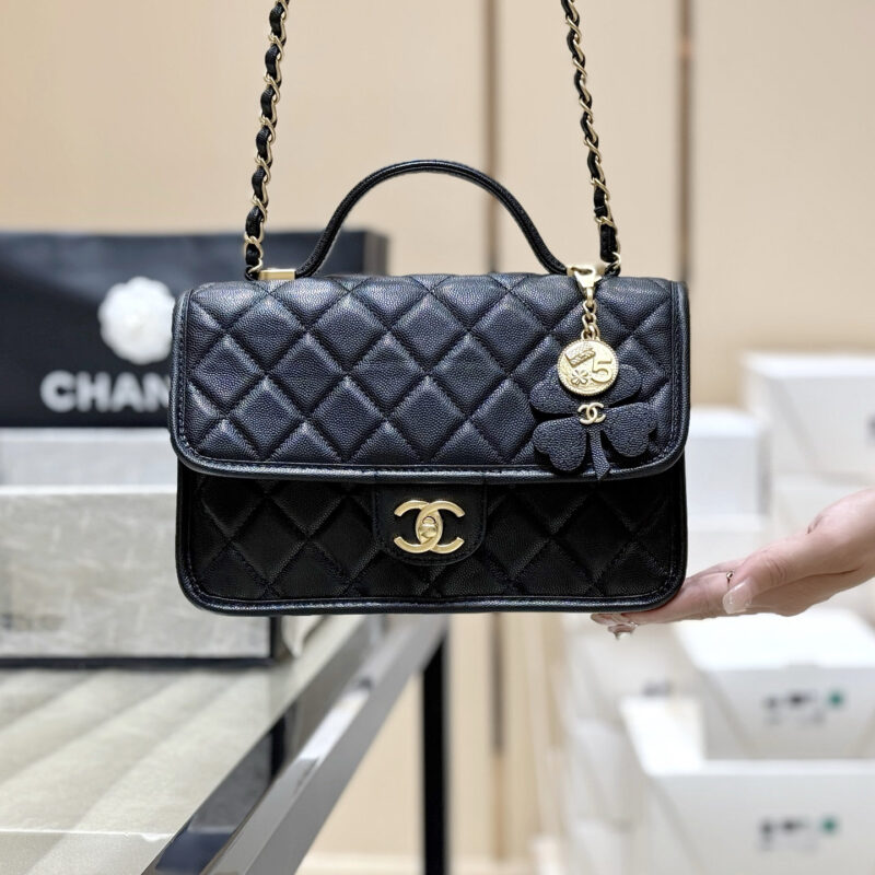 CHANEL 25B 金币四叶草邮差包👜AS3653黑色