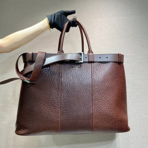 PRADA 新品男包1BG126特大号泡泡羊皮