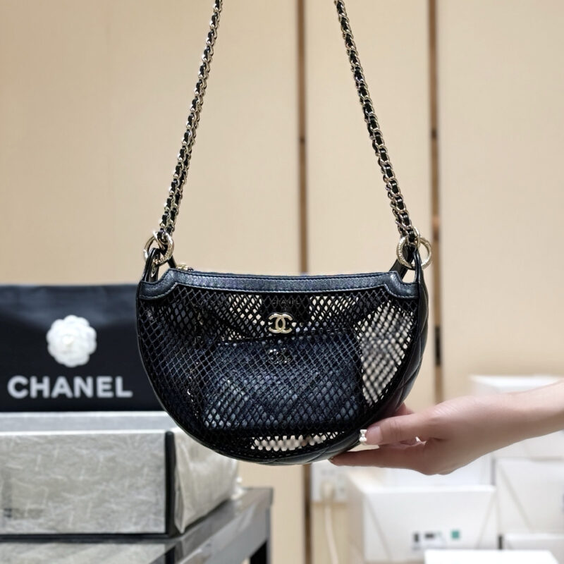 CHANEL 25s 镂空网兜半月包👜AP4573