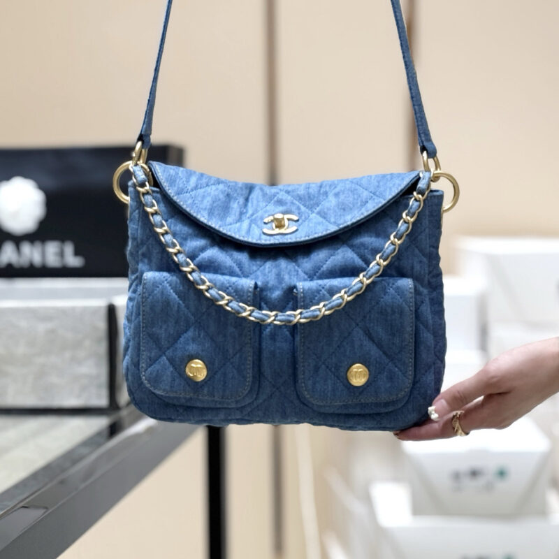 CHANEL 25P 牛仔邮差包👜AS5384