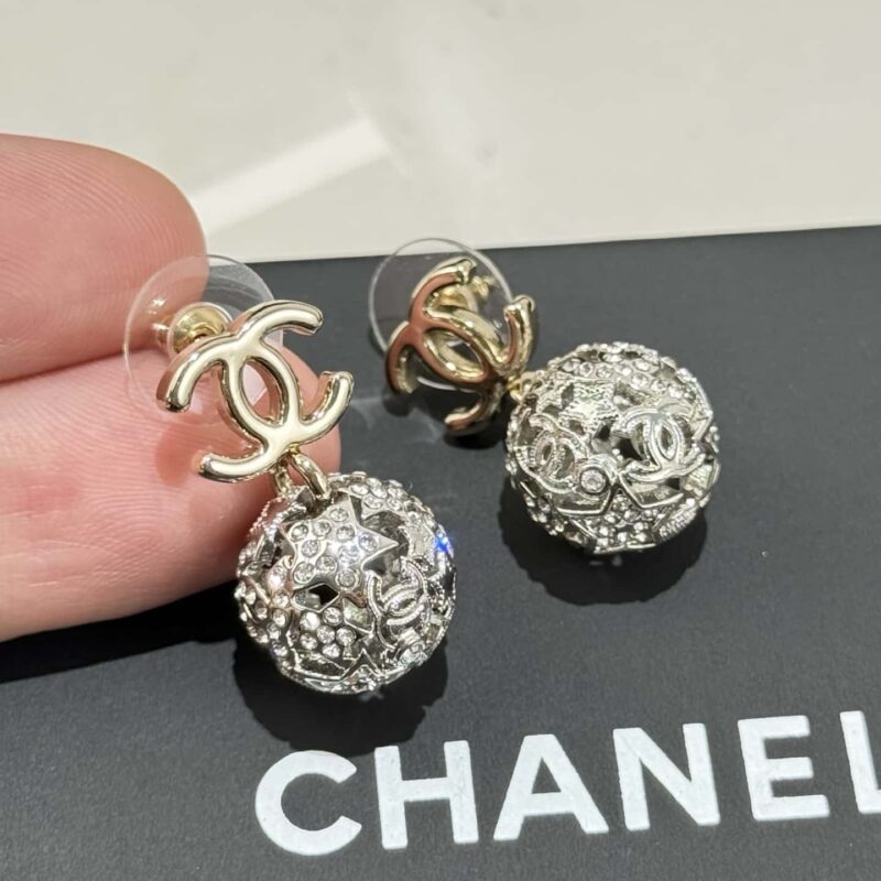 ❗️新品❗️ ☀️新款☑️ 香奈儿双c镂空满钻圆球耳钉耳环 ☀️